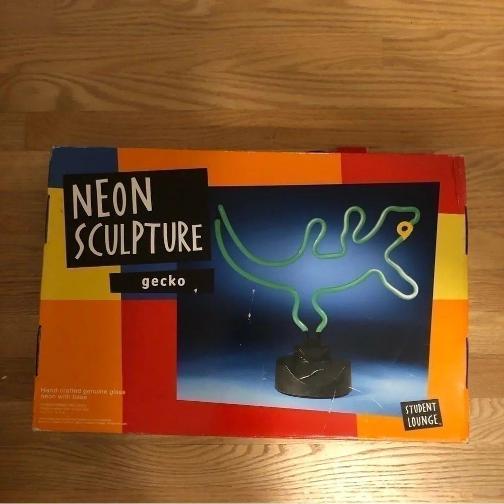 Vintage Neon Gecko Sculpture NEW Green Yellow Decor Light